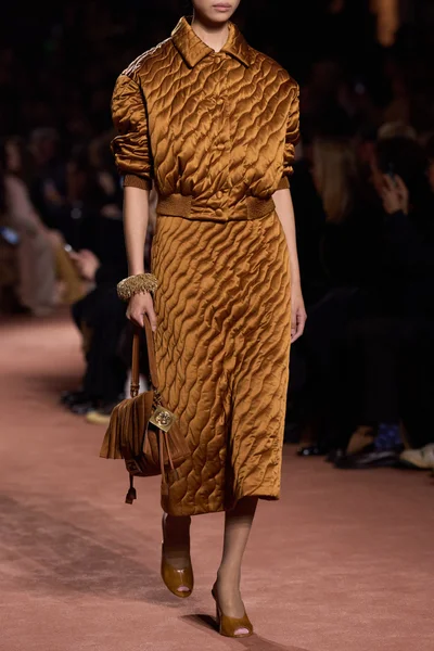 Look 98